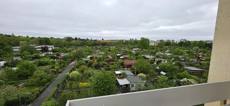 ABSCHLAG 7.500 € & VORGANG BEACHTEN BITTE: Helle 1-Zimmer-Wohnung in Mariendorf (Balkon & Weitblick) — photo 1